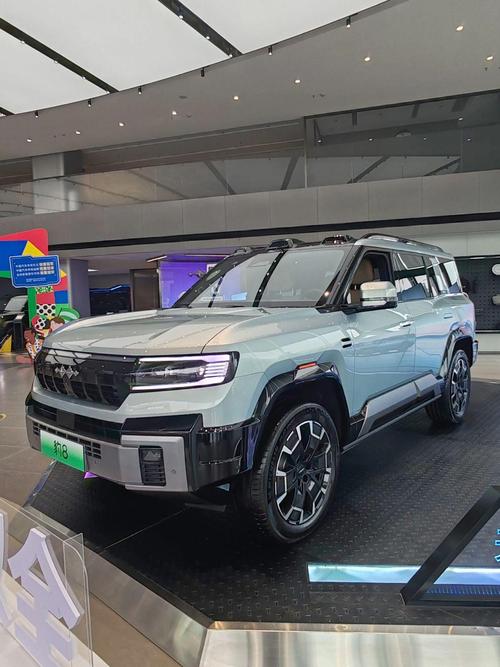 成都103比亚迪方程豹硬派越野的爆款，英菲尼迪35周年与你共成长